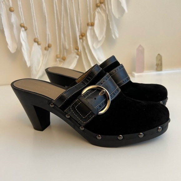 Liz Claiborne Black Suede Clogs - Picture 5 of 16